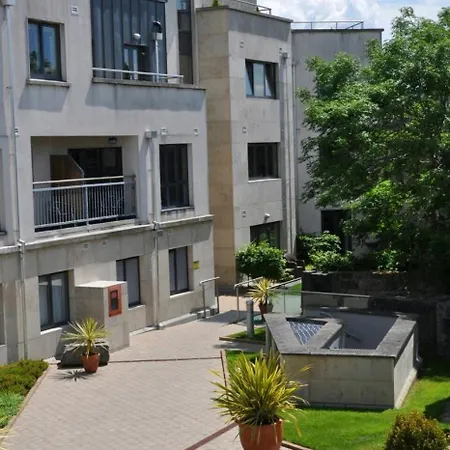 Liffey Suites Apart Otel *